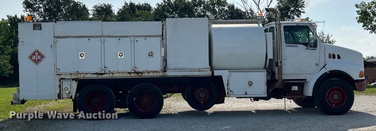 image for item EK4689 1998 Ford Louisville  utility / service truck