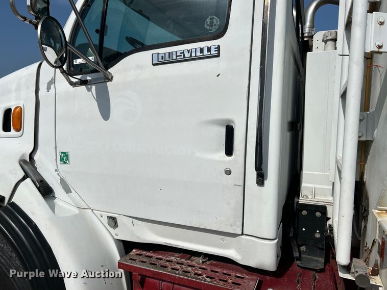 image for item EK4689 1998 Ford Louisville  utility / service truck