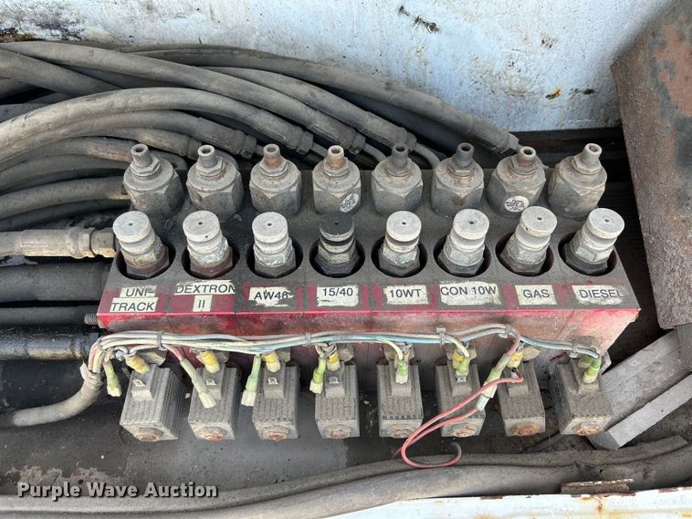 image for item EK4689 1998 Ford Louisville  utility / service truck