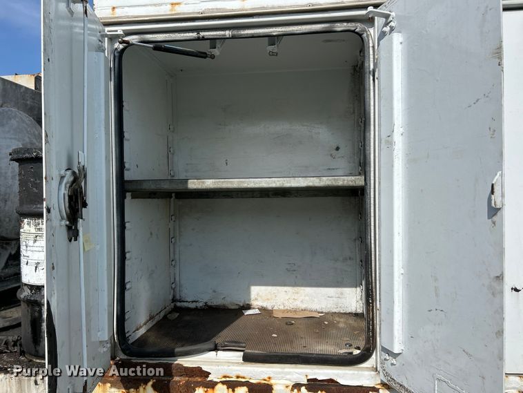 image for item EK4689 1998 Ford Louisville  utility / service truck