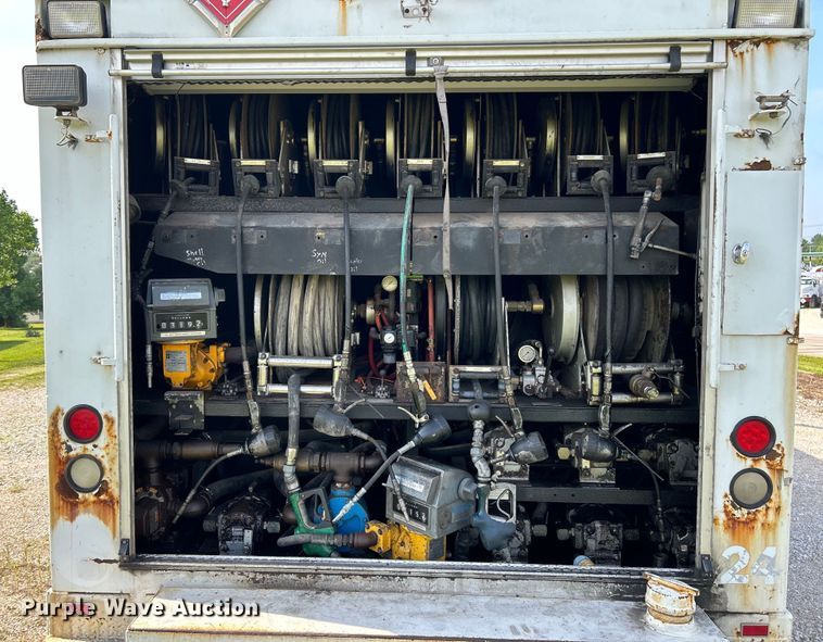 image for item EK4689 1998 Ford Louisville  utility / service truck