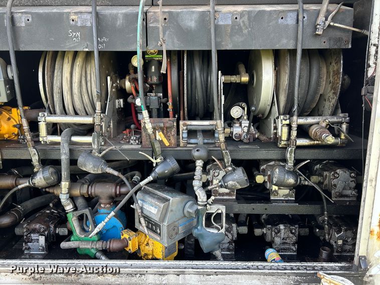 image for item EK4689 1998 Ford Louisville  utility / service truck