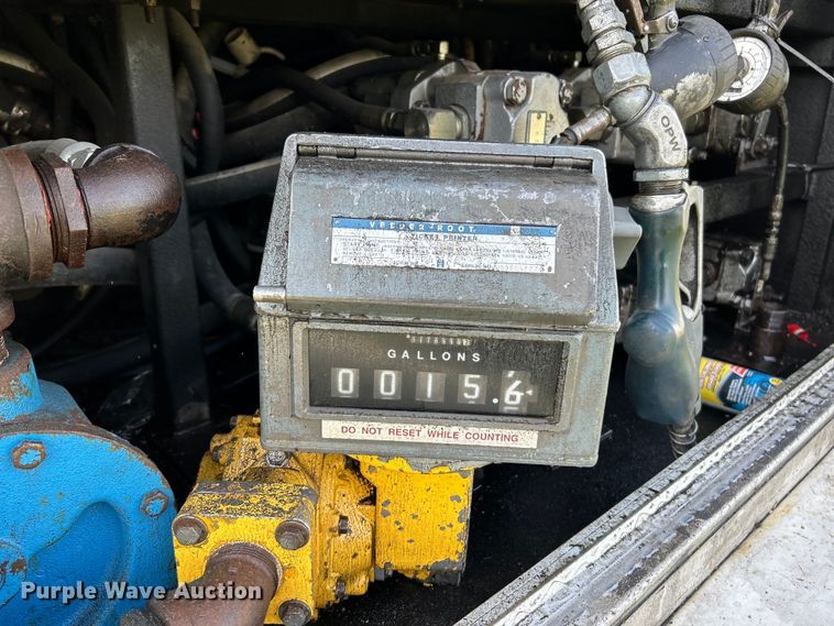 image for item EK4689 1998 Ford Louisville  utility / service truck