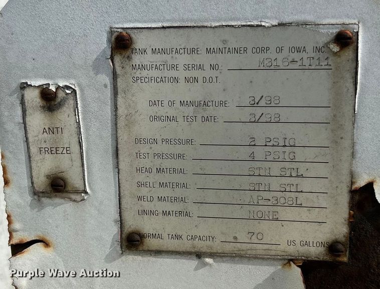 image for item EK4689 1998 Ford Louisville  utility / service truck