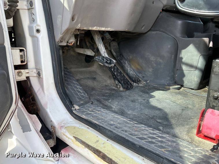 image for item EK4689 1998 Ford Louisville  utility / service truck