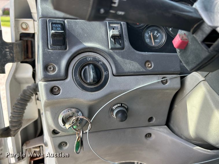 image for item EK4689 1998 Ford Louisville  utility / service truck