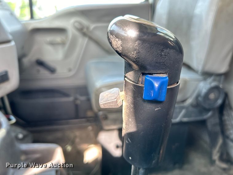 image for item EK4689 1998 Ford Louisville  utility / service truck