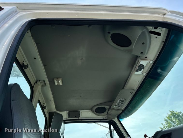 image for item EK4689 1998 Ford Louisville  utility / service truck