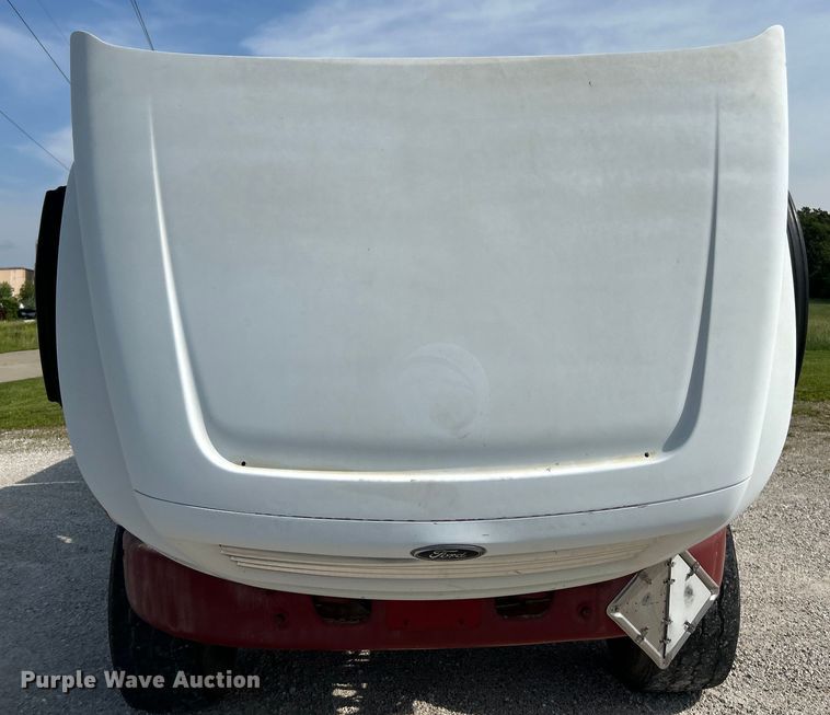 image for item EK4689 1998 Ford Louisville  utility / service truck