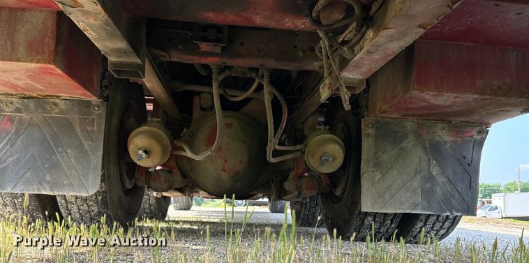 image for item EK4689 1998 Ford Louisville  utility / service truck