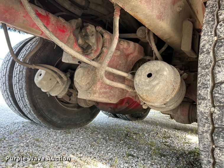 image for item EK4689 1998 Ford Louisville  utility / service truck