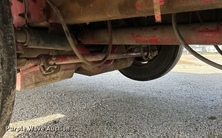 image for item EK4689 1998 Ford Louisville  utility / service truck