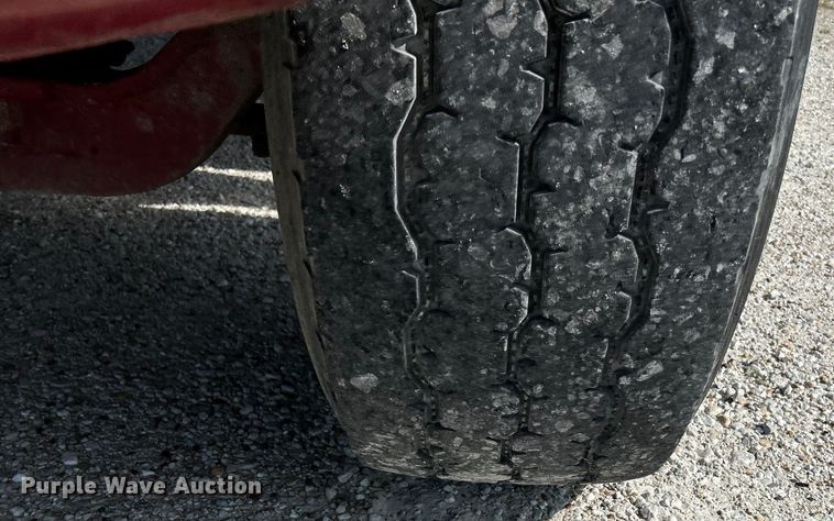 image for item EK4689 1998 Ford Louisville  utility / service truck