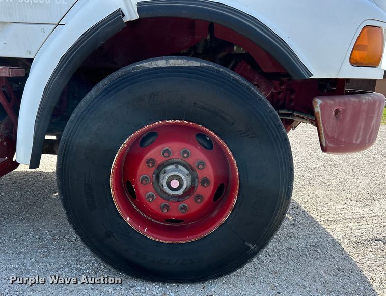 image for item EK4689 1998 Ford Louisville  utility / service truck