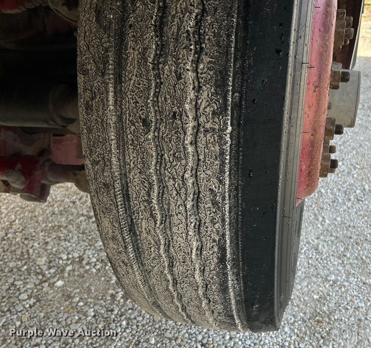 image for item EK4689 1998 Ford Louisville  utility / service truck