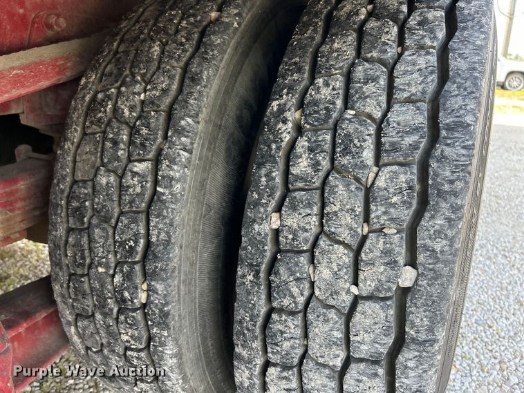 image for item EK4689 1998 Ford Louisville  utility / service truck