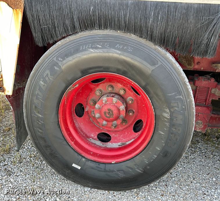 image for item EK4689 1998 Ford Louisville  utility / service truck