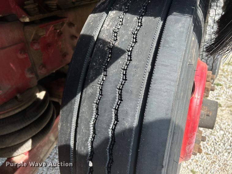 image for item EK4689 1998 Ford Louisville  utility / service truck