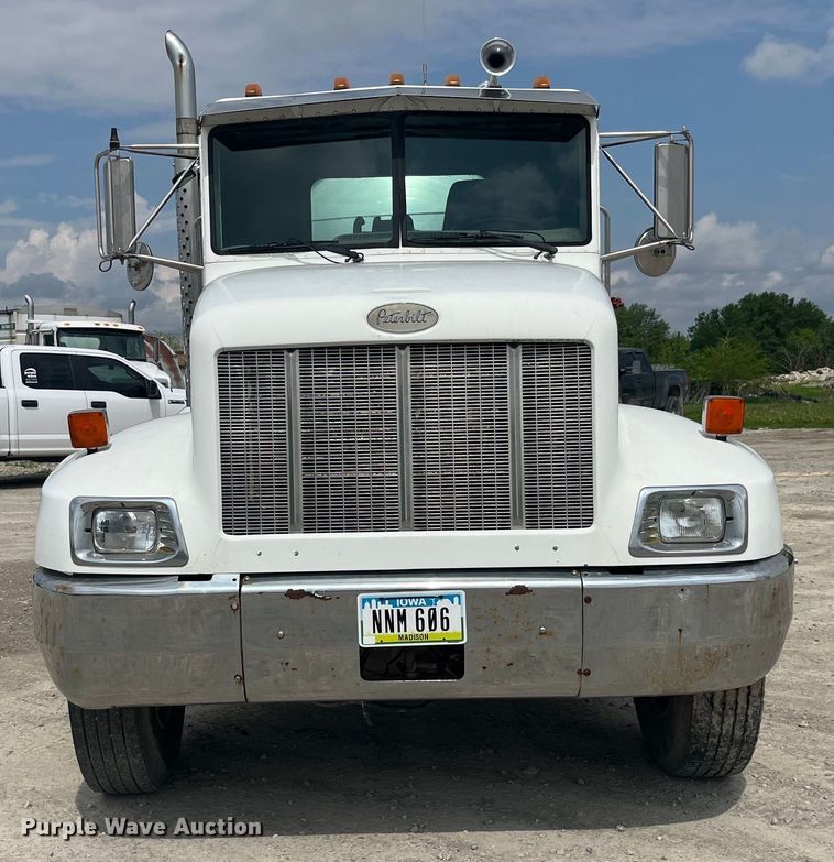 image for item EK8530 2000 Peterbilt  330 tank truck