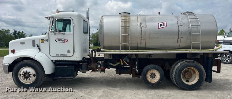 image for item EK8530 2000 Peterbilt  330 tank truck