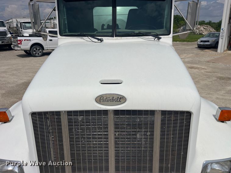 image for item EK8530 2000 Peterbilt  330 tank truck