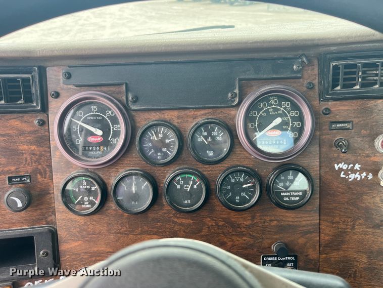 image for item EK8530 2000 Peterbilt  330 tank truck