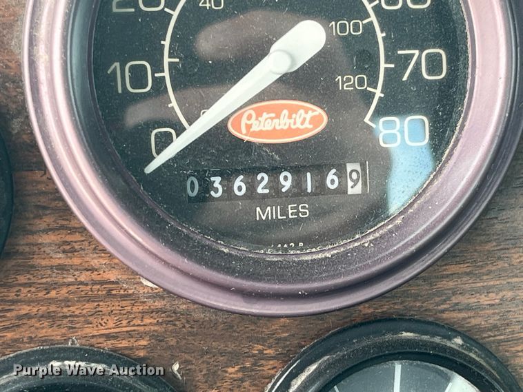 image for item EK8530 2000 Peterbilt  330 tank truck