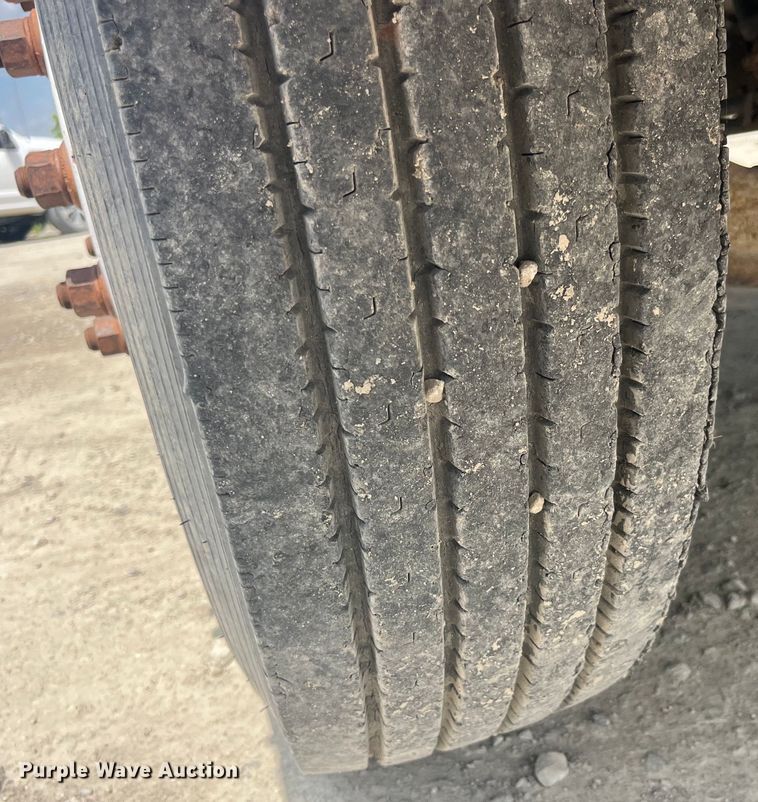 image for item EK8530 2000 Peterbilt  330 tank truck