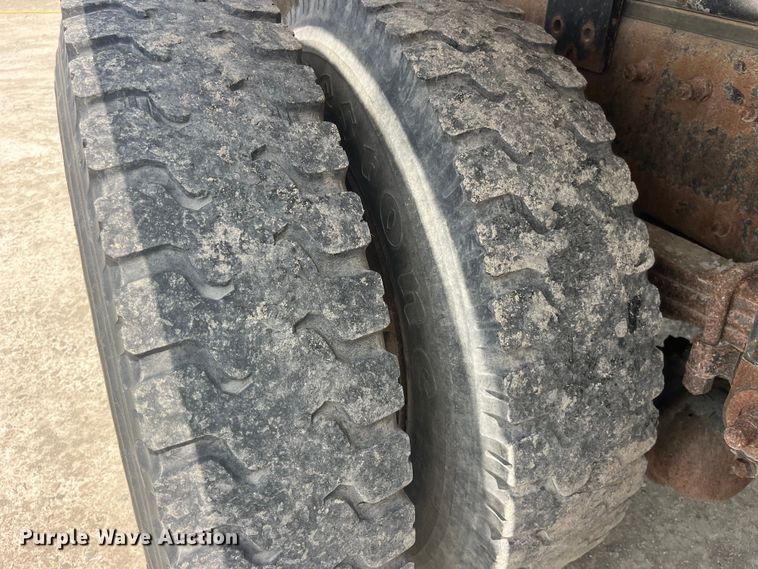 image for item EK8530 2000 Peterbilt  330 tank truck