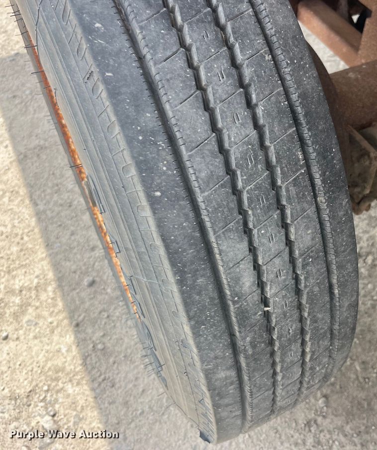 image for item EK8530 2000 Peterbilt  330 tank truck