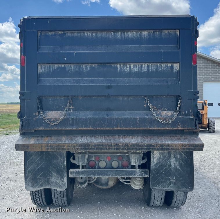 image for item EK8544 2015 International  7500 SBA dump truck