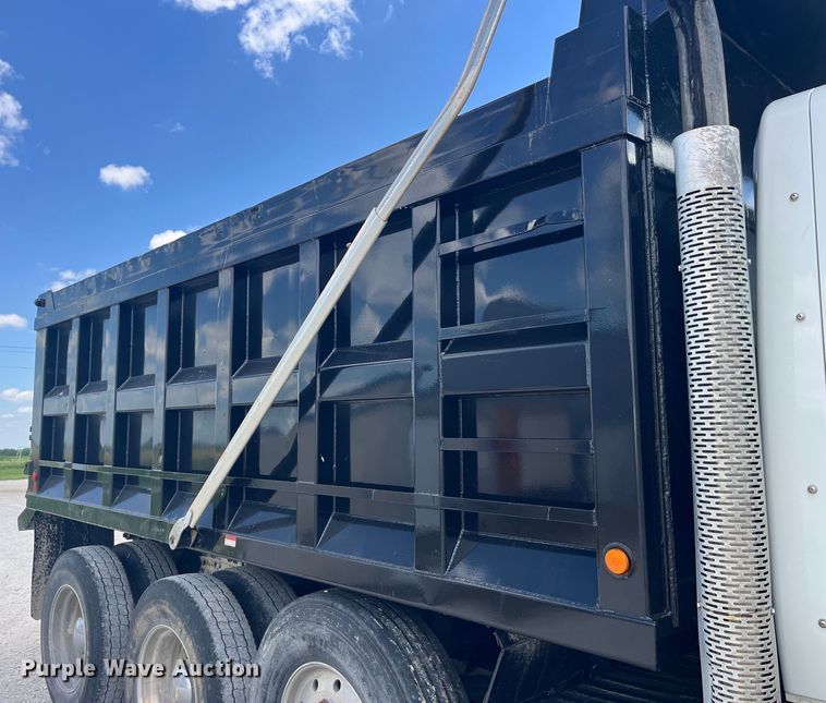 image for item EK8544 2015 International  7500 SBA dump truck