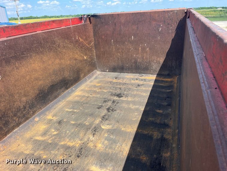 image for item EK8544 2015 International  7500 SBA dump truck