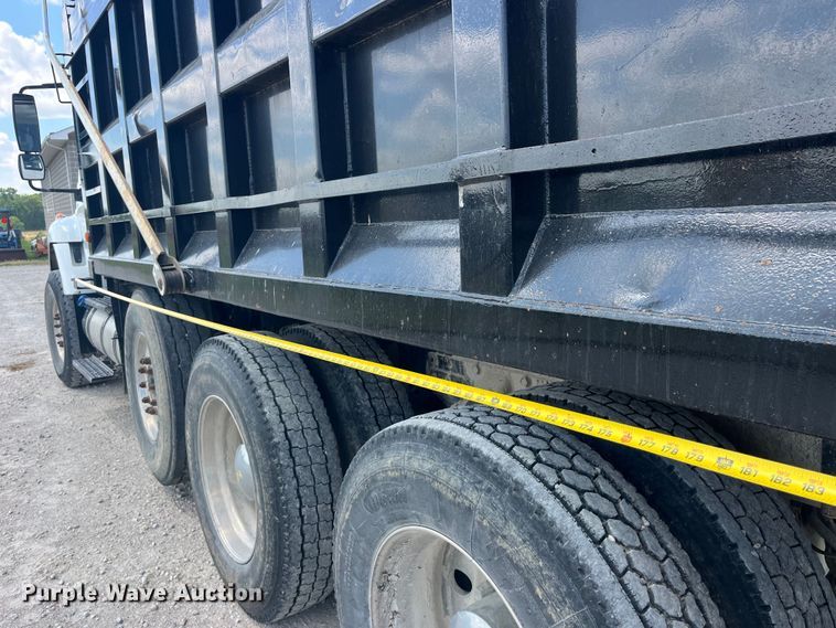 image for item EK8544 2015 International  7500 SBA dump truck