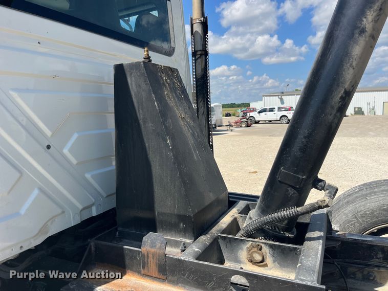 image for item EK8544 2015 International  7500 SBA dump truck