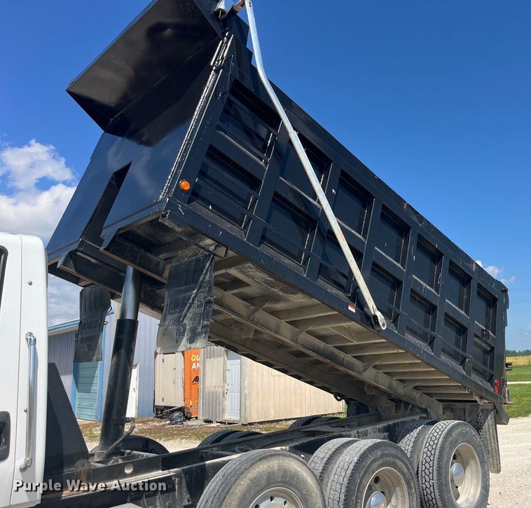 image for item EK8544 2015 International  7500 SBA dump truck