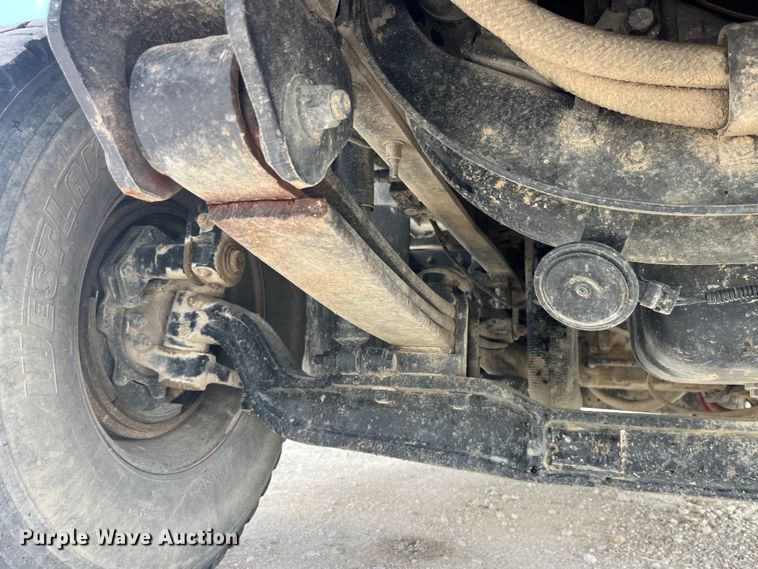 image for item EK8544 2015 International  7500 SBA dump truck