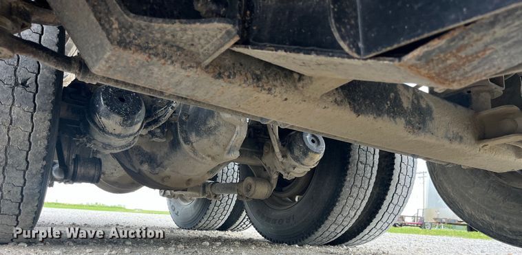 image for item EK8544 2015 International  7500 SBA dump truck