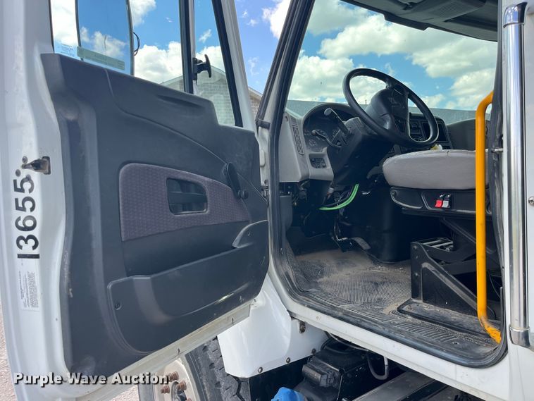 image for item EK8544 2015 International  7500 SBA dump truck