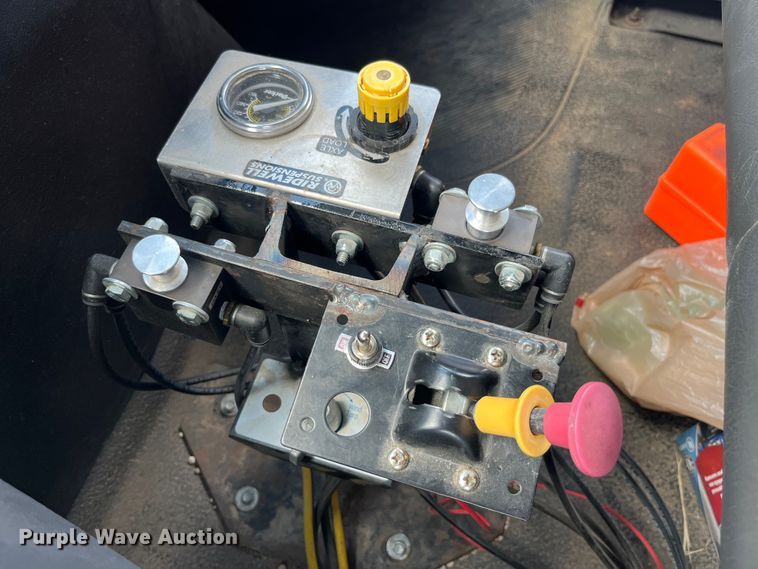 image for item EK8544 2015 International  7500 SBA dump truck