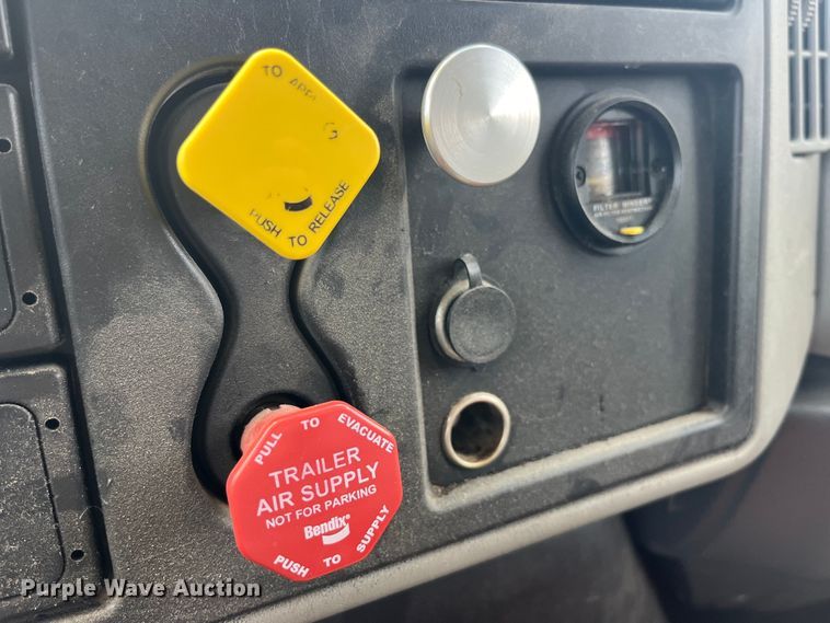 image for item EK8544 2015 International  7500 SBA dump truck