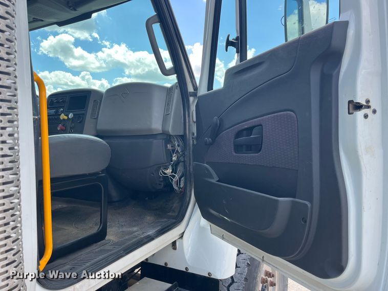 image for item EK8544 2015 International  7500 SBA dump truck