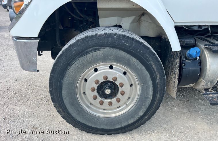 image for item EK8544 2015 International  7500 SBA dump truck