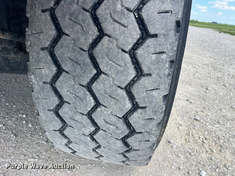 image for item EK8544 2015 International  7500 SBA dump truck