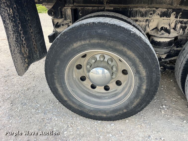 image for item EK8544 2015 International  7500 SBA dump truck