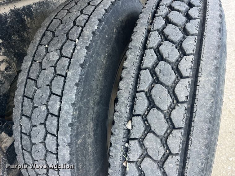 image for item EK8544 2015 International  7500 SBA dump truck