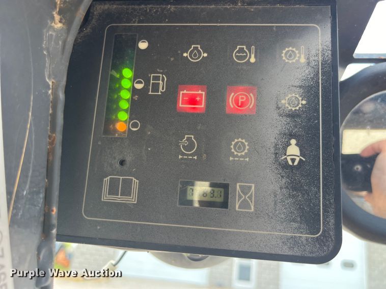 image for item EK8545 1999 Case 85XT skid steer loader