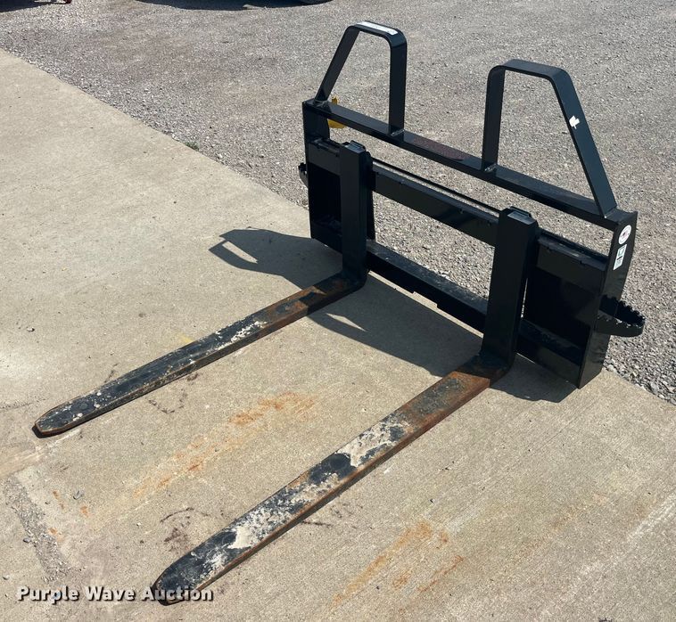 image for item EK8562 TRI-L skid steer forks