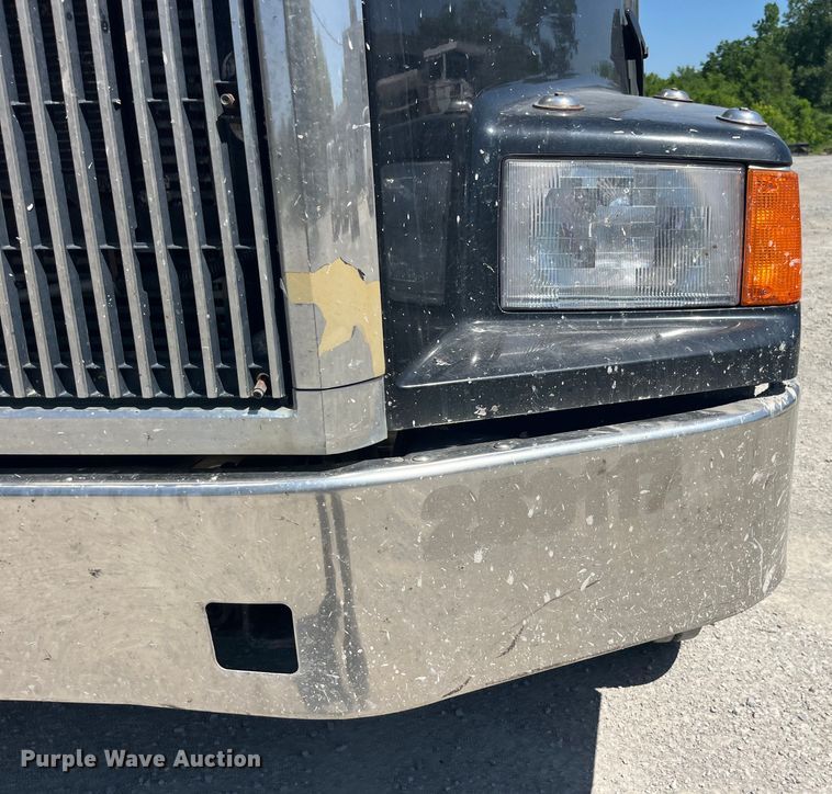 image for item EK8591 1996 Volvo WCA dump truck