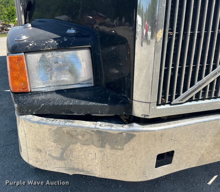 image for item EK8591 1996 Volvo WCA dump truck